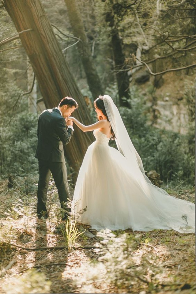 We're having a Long Veil Obsession over at Love and Lace Bridal Salon - www.loveandlacebridalsalon.com/blog