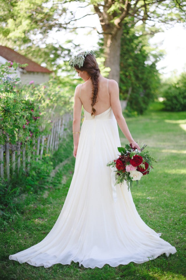 Spring Wedding Inspiration with Leanne Marshall Stella gown | Arynn Photography | Featured on Wedding Chicks - www.loveandlacebridalsalon.com/blog