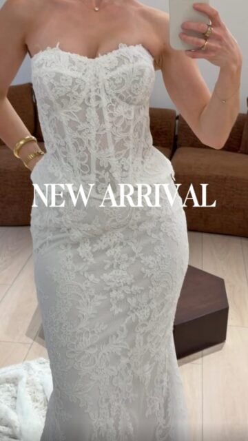 New Girl in Town!! Meet Begonia by @alenaleenabridal 🌸

#loveandlacebridal #newweddingdress #2027weddingdress #2027bride #laceweddingdress