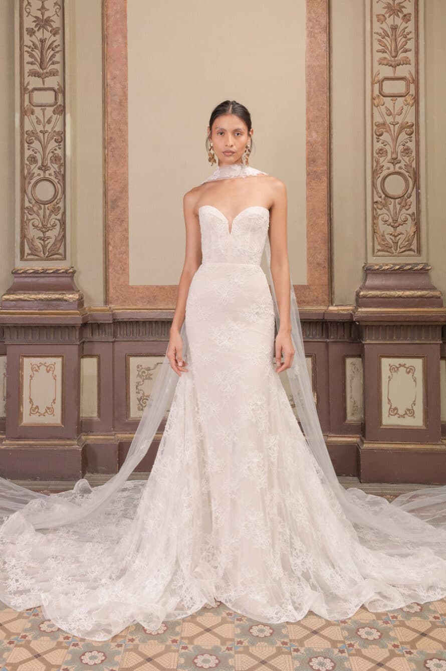 Bride wearing the Valentina gown by Guardiola